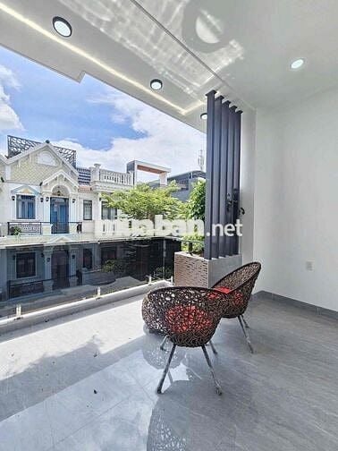 Nhà đẹp-Giá Tốt chỉ 2TỶ390 ngay CO.OPMART Đ.Trần Bình Trọng, Phú Thọ.