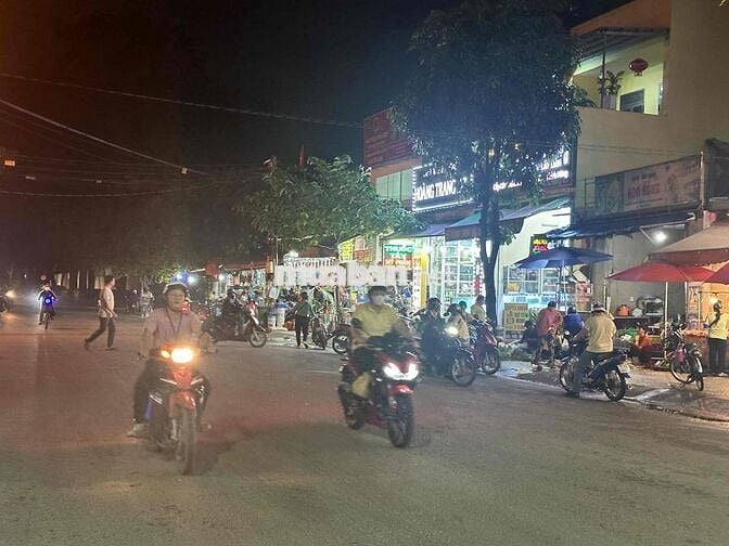 BÁN ĐẤT TẶNG NHÀ C4 MẶT TIỀN CHỢ KINH DOANH AN THẠNH BÌNH DƯƠNG