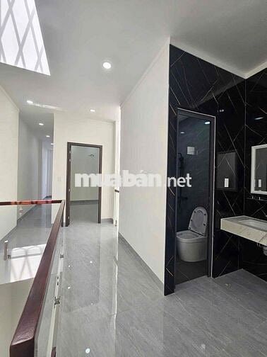 Nhà đẹp-Giá Tốt chỉ 2TỶ390 ngay CO.OPMART Đ.Trần Bình Trọng, Phú Thọ.