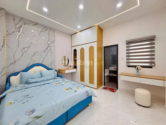 Nhà 4x15 xe hơi đậu cửa 5 phòng ngủ  full nội thất