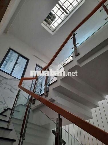 Nhà 1 trệt 1 lửng 2 lầu có nội thất đường số 7 Bình Hưng Hòa bình tân