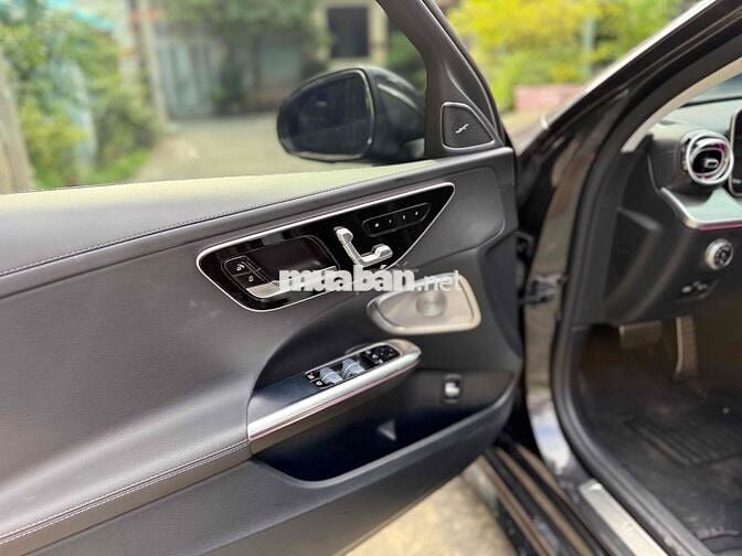 Mercedes Benz C Class 2022 C300 AMG - 9000 km