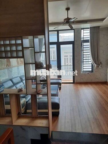 Nhà 1 trệt 1 lửng 2 lầu có nội thất đường số 7 Bình Hưng Hòa bình tân