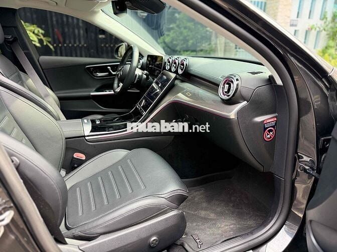 Mercedes Benz C Class 2022 C300 AMG - 9000 km