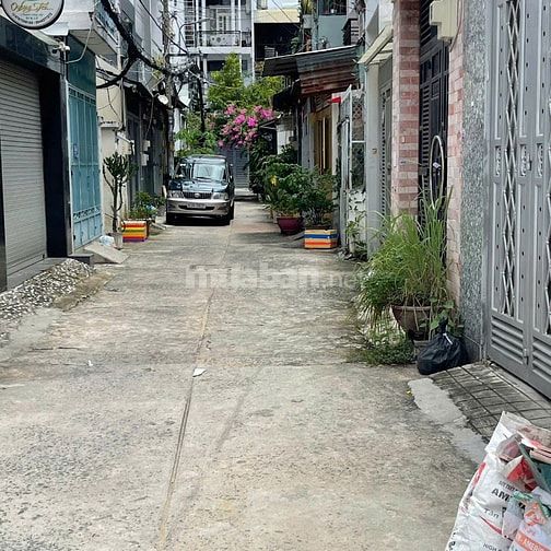 Nhà 4x15 xe hơi đậu cửa 5 phòng ngủ  full nội thất