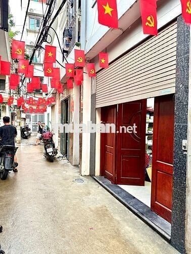 Cần bán gấp nhà Hồ Tùng Mậu , Cầu Giấy, diện tích:30m2 x 4 tầng, 8 tỷ