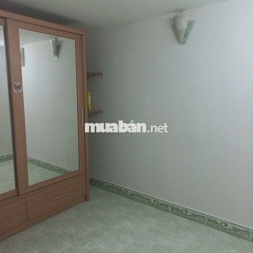 Cho thuê nhà hẽm 100 đường Phong Phú. q8,50m2, 3PN, 1 WC, Giá 7tr/th