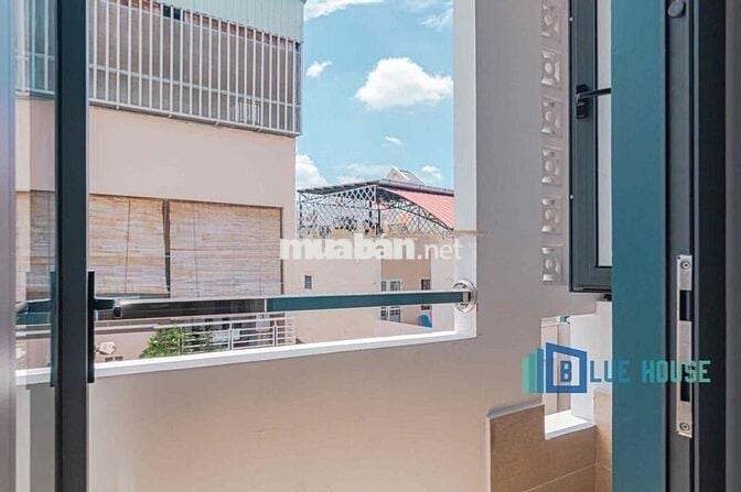 CHO THUÊ CĂN HỘ BAN CÔNG RIÊNG NGAY CẦU VƯỢT HOÀ HOA THÁM.