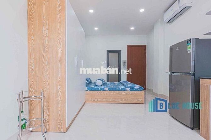 CHO THUÊ CĂN HỘ BAN CÔNG RIÊNG NGAY CẦU VƯỢT HOÀ HOA THÁM.