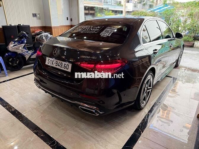 Mercedes Benz C Class 2022 C300 AMG - 9000 km