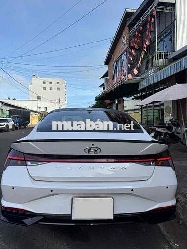 Hyundai Elantra 2023 1.6 AT Đặc biệt - xe gia đình
