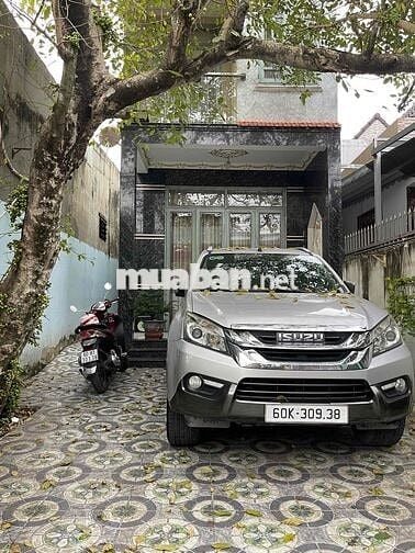 Isuzu Mu X 2017 2.5 4X2 MT - Xe gia đình đi kỹ