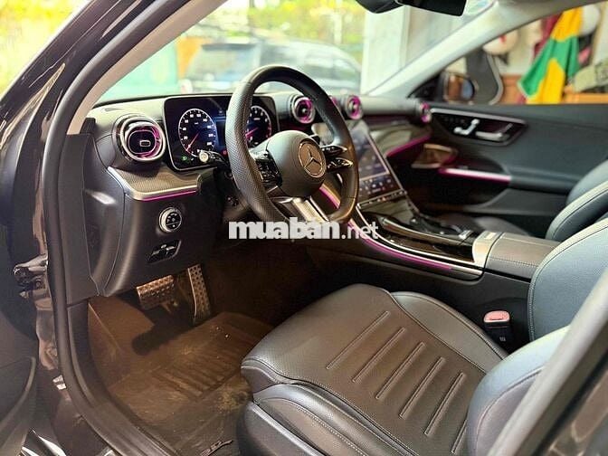 Mercedes Benz C Class 2022 C300 AMG - 9000 km