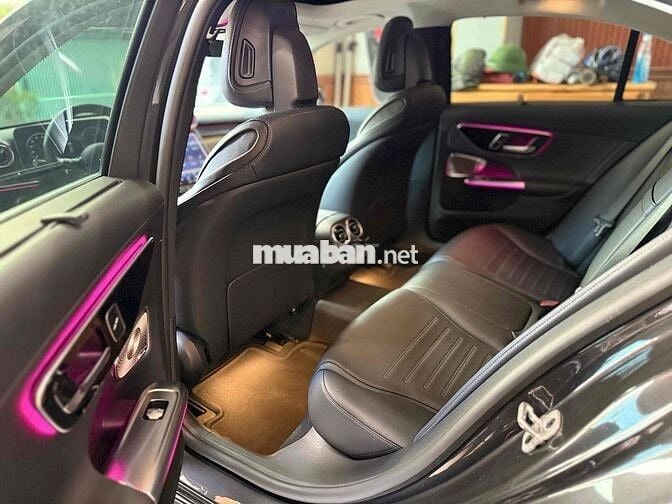 Mercedes Benz C Class 2022 C300 AMG - 9000 km