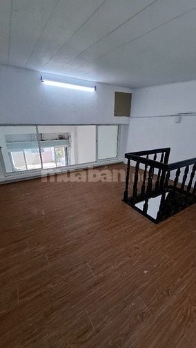 Cho thuê dài hạn, nguyên căn ngay ngã tư Phú Nhuận