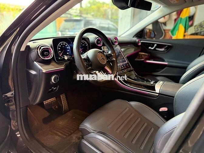 Mercedes Benz C Class 2022 C300 AMG - 9000 km