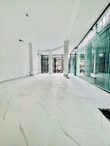 Cho thuê nhà 2 mặt tiền đường Nguyễn Tri Phương, Quận 10, 5x15m