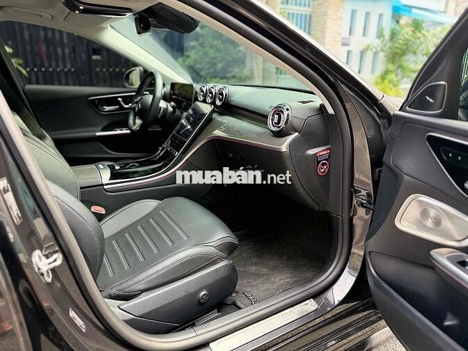 Mercedes Benz C Class 2022 C300 AMG - 9000 km