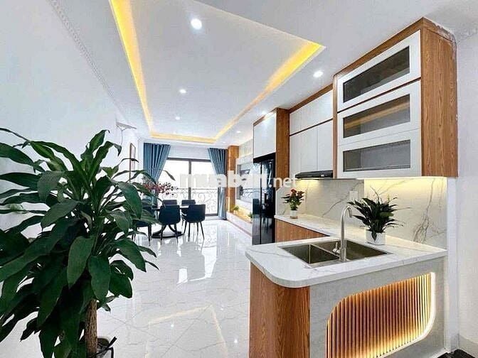 HIẾM! Đội Cấn 45m2 Lô Góc, 10M Ô TÔ, Thang Máy Xịn, 12 Tỷ
