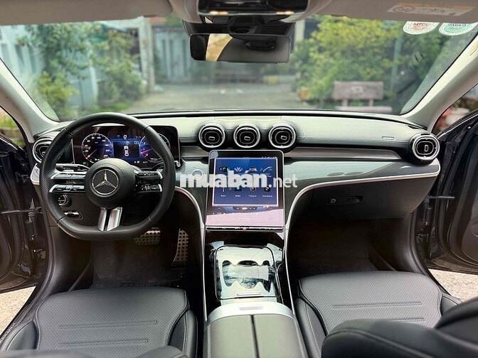 Mercedes Benz C Class 2022 C300 AMG - 9000 km