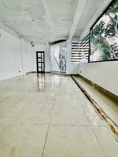 Cho thuê nhà 2 mặt tiền đường Nguyễn Tri Phương, Quận 10, 5x15m