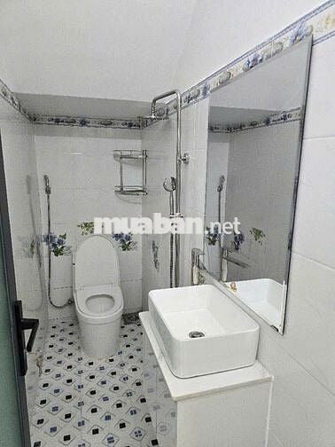 BÁN NHÀ ĐẸP 2 TẦNG, DT (4X9)M2, HẺM XE HƠI, 2,95 TỶ CÒN TL