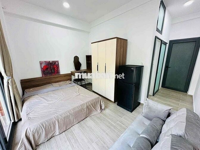 CHDV full nội thất, tách bếp riêng biệt, bancol, thang máy, hầm xe