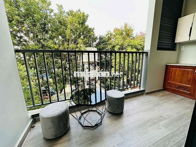 CHDV full nội thất, tách bếp riêng biệt, bancol, thang máy, hầm xe