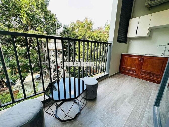 CHDV full nội thất, tách bếp riêng biệt, bancol, thang máy, hầm xe