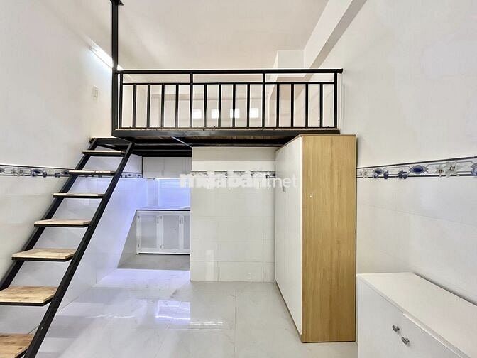 Phòng Gác lửng _ Mới 100% _ Nội thất cơ bản  _ Miễn phí giữ XE Tháng