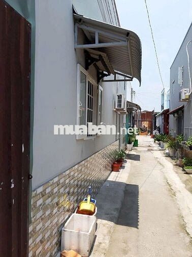 Bán nhà bên Bình Hưng. Giá 1 tỷ 680 triệu/ 50m2. Nhà 1 trệt, 1 lầu