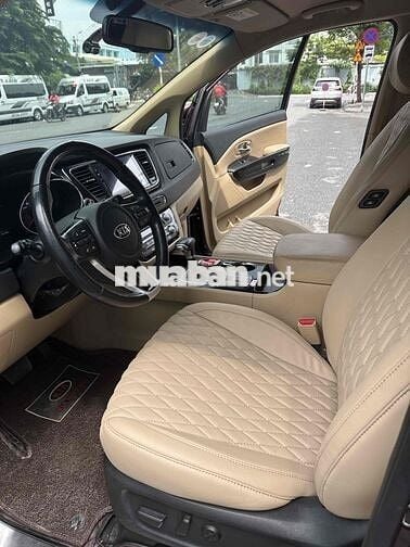 Kia Sedona 2019 - 890000 km