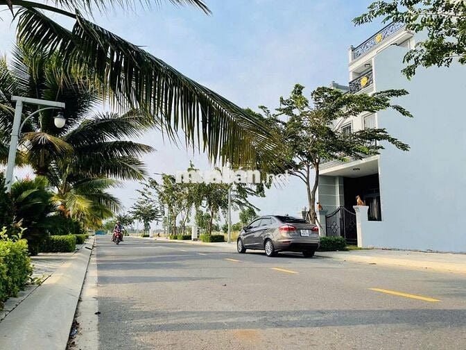 Cần bán đất nền Bến Lức Long An sổ sẵn.