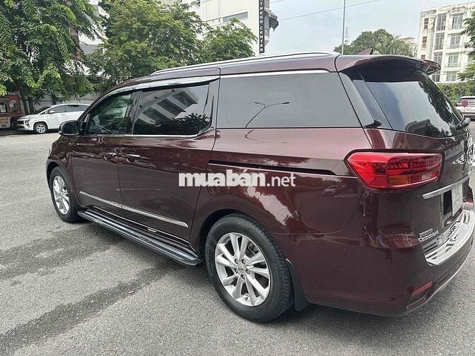 Kia Sedona 2019 - 890000 km