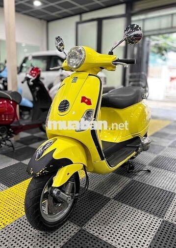 Vespa đẹp, máy êm thì thầm bao vọt biển SG
