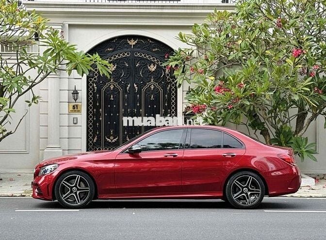 Mercedes C 300 AMG model 2020 thể thao