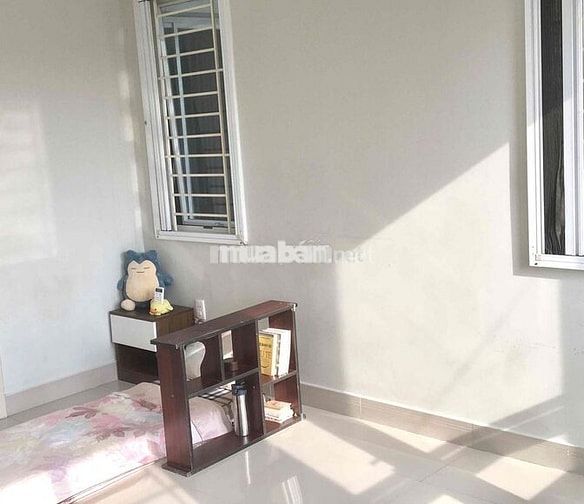 Phòng trọ hẻm biệt thự  cửa sổ lớn + ban công tiện nghi