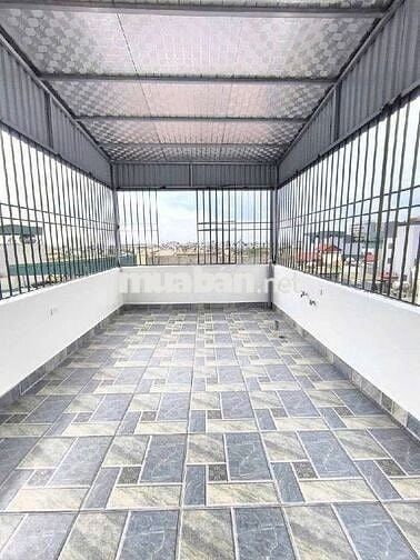 11 tỷ có nhà Sài đồng , kinh doanh , ô tô vào nhà , thang máy