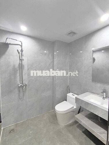 11 tỷ có nhà Sài đồng , kinh doanh , ô tô vào nhà , thang máy