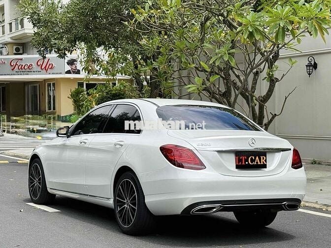 Mercedes C200 Exclusive model 2022