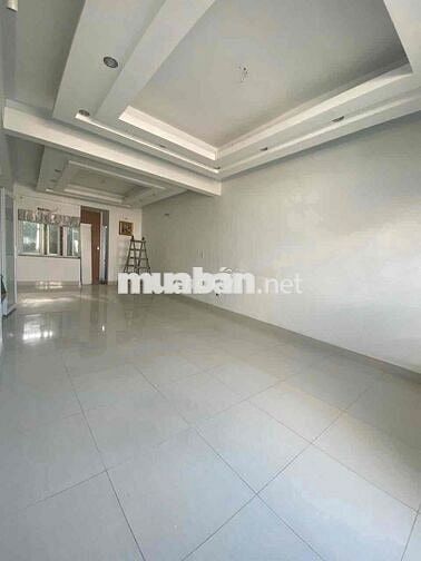 NHÀ CHO THUÊ MT ĐỘC LẬP_ 6X18M_ TRỆT 3 LẦU CÓ THANG MÁY. SẴN MÁY LẠNH.