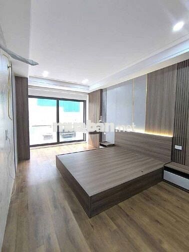 11 tỷ có nhà Sài đồng , kinh doanh , ô tô vào nhà , thang máy