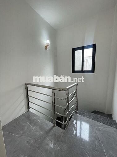 11 tỷ có nhà Sài đồng , kinh doanh , ô tô vào nhà , thang máy