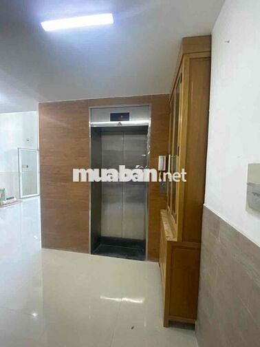 NHÀ CHO THUÊ MT ĐỘC LẬP_ 6X18M_ TRỆT 3 LẦU CÓ THANG MÁY. SẴN MÁY LẠNH.