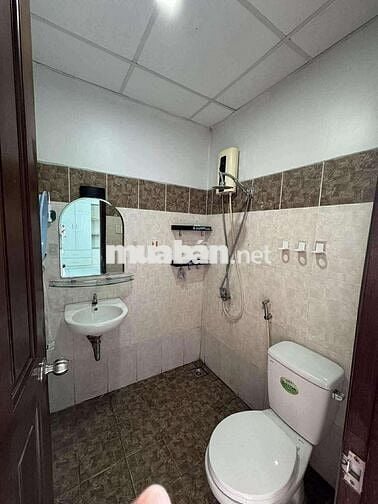 Chính chủ cho thuê căn 65m2 - lầu12 (2PN 2WC) nhà trống vô ở ngay