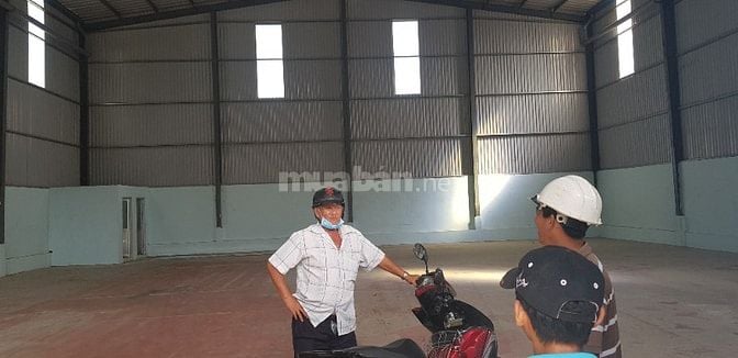 Nhà xưởng cho thuê mặt đường bùi công trừng nhị bình, hóc môn dt: 600m