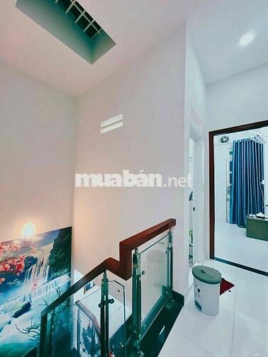 Bán Nhà Trệt Lầu. ngay Trường Phan Chu Trinh. P16. chỉ 4.55