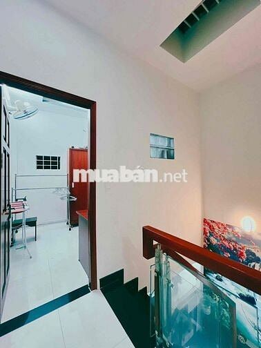 Bán Nhà Trệt Lầu. ngay Trường Phan Chu Trinh. P16. chỉ 4.55
