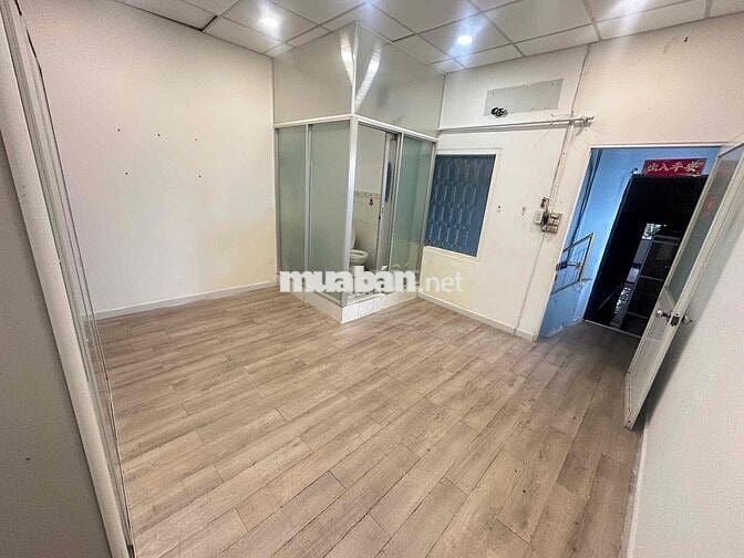 Cho thuê NNC rộng 120m2 kd tự do ở mặt tiền đường Bùo Hữu Nghĩa