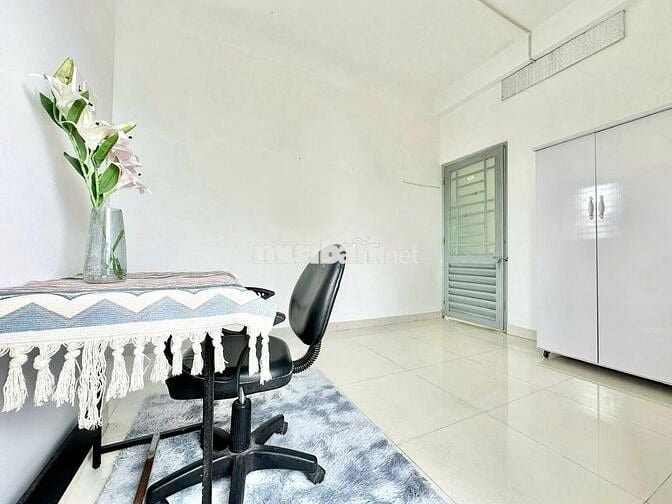 Cho thuê căn hộ có ban công xịn xò ngay đh Văn Lang, đh Công Nghiệp